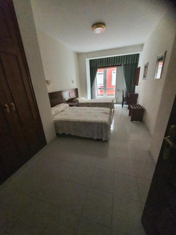 Flor De Loto Hotel Ordes Buitenkant foto